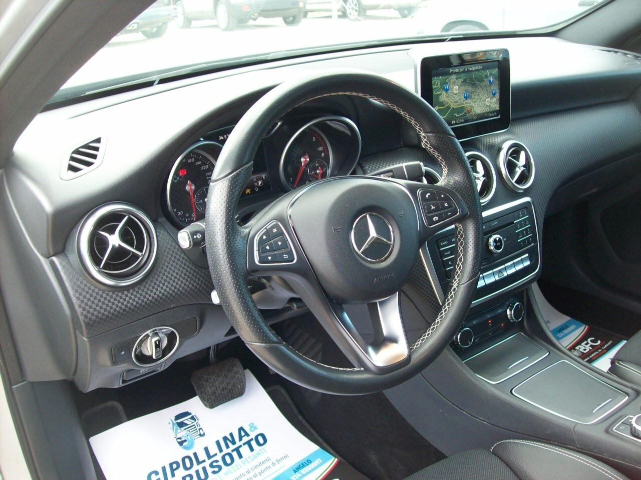 MERCEDES A 200 d CV.136 SPORT 4MATIC "2017"
