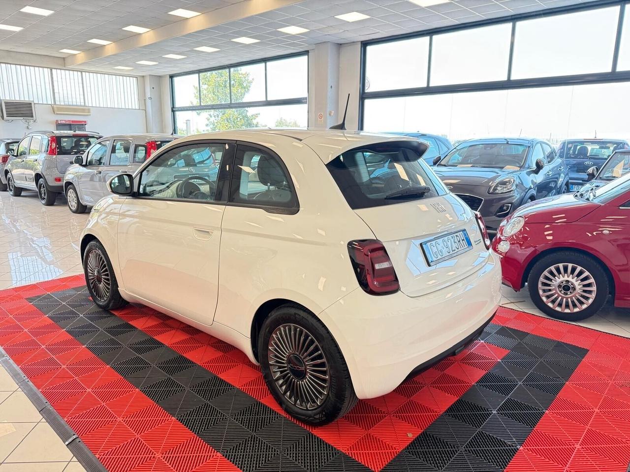 Fiat 500 500e Berlina 42 kWh Icon