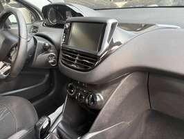 Peugeot 208 PureTech 82 5 porte Allure