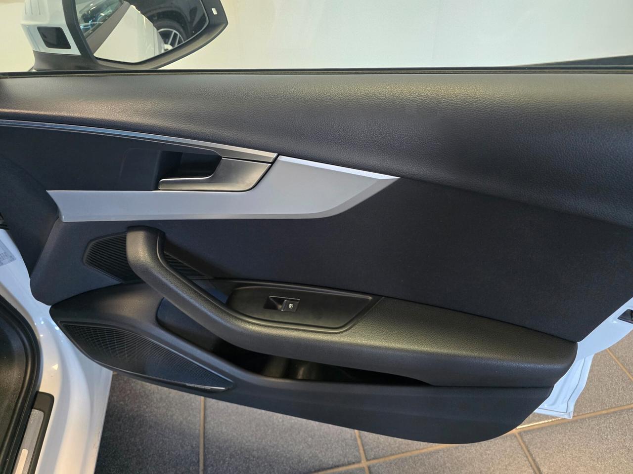 Audi A4 Avant 2.0 TDI 122 CV S tronic Design 2018