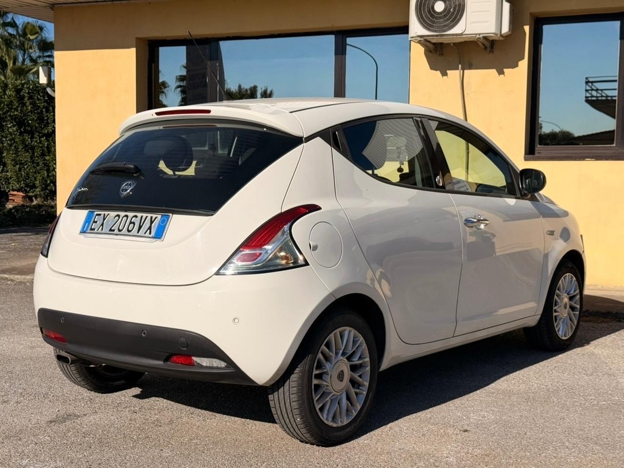 Lancia Ypsilon 1.2 69 CV 5 porte GPL Ecochic Gold