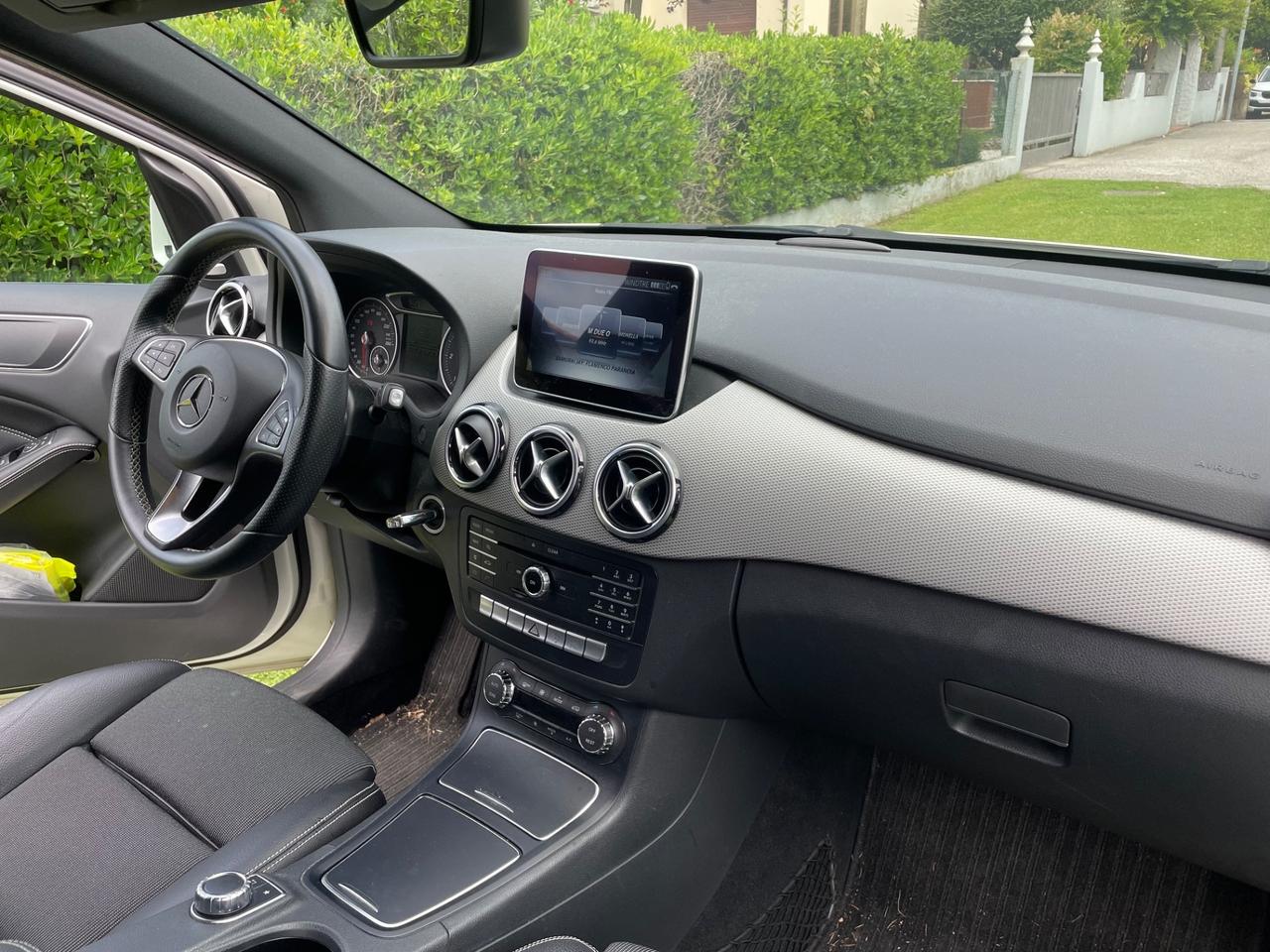 Mercedes-benz B 200 d Automatic Premium