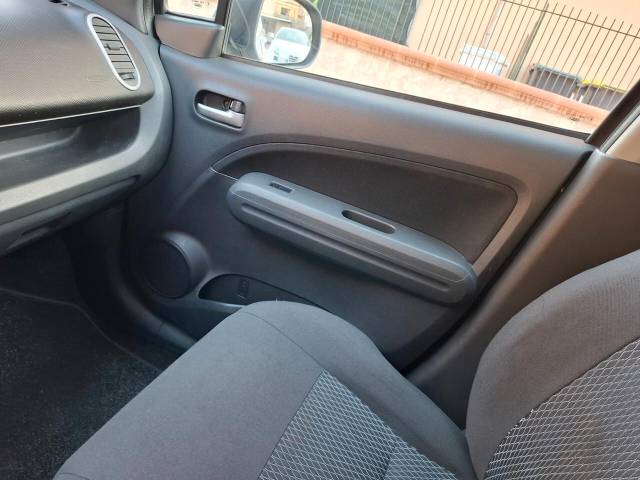 Suzuki Splash 1.0 VVT Style ABS/Clima/Radio/5Porte