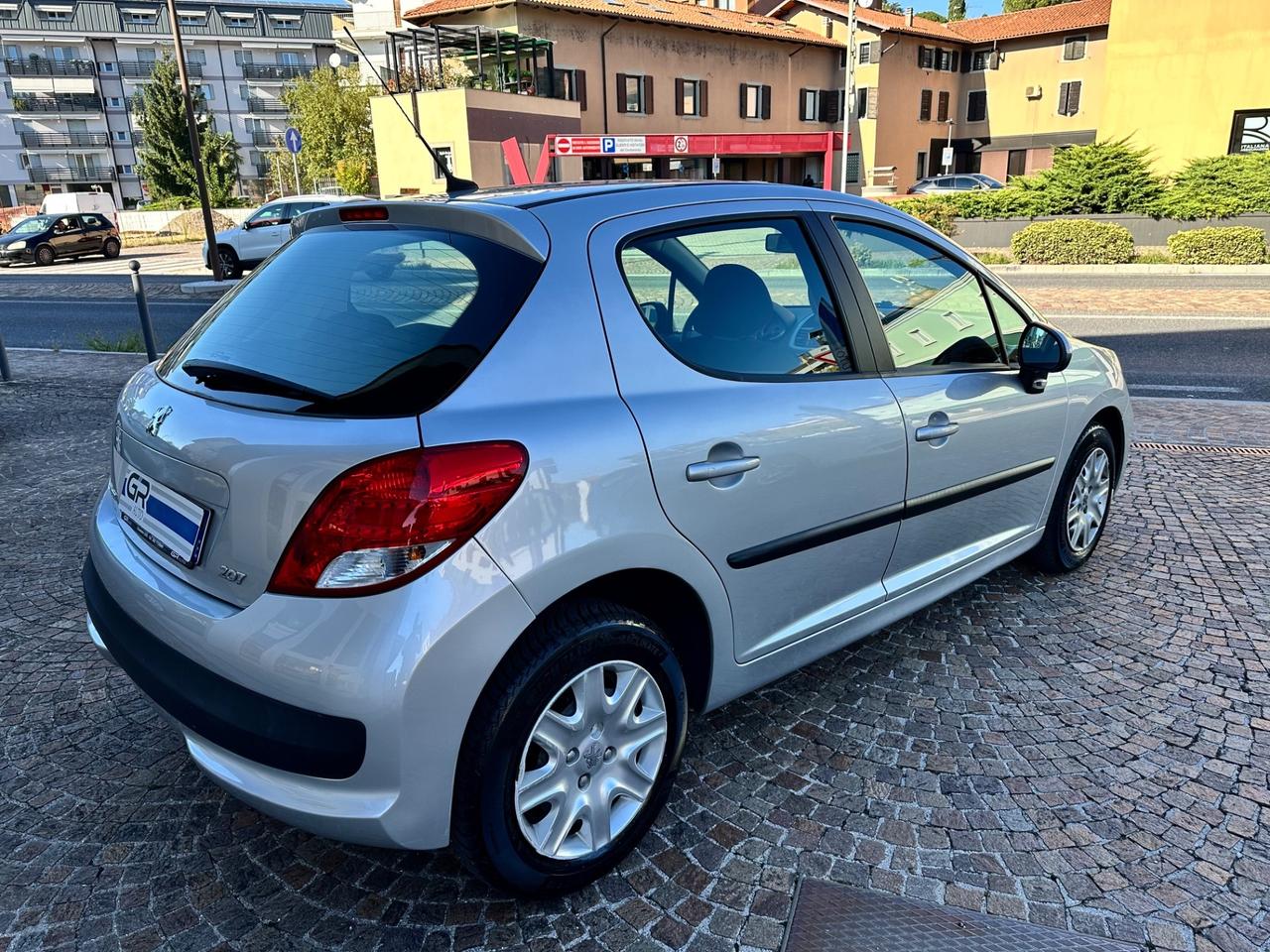 Peugeot 207 1.4Bz 8V 75CV 5p. Neopatentati