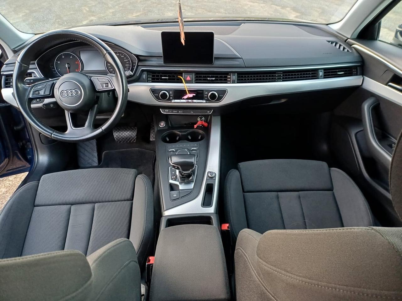 Audi A4 Avant 2.0 TDI 150 CV S line edition