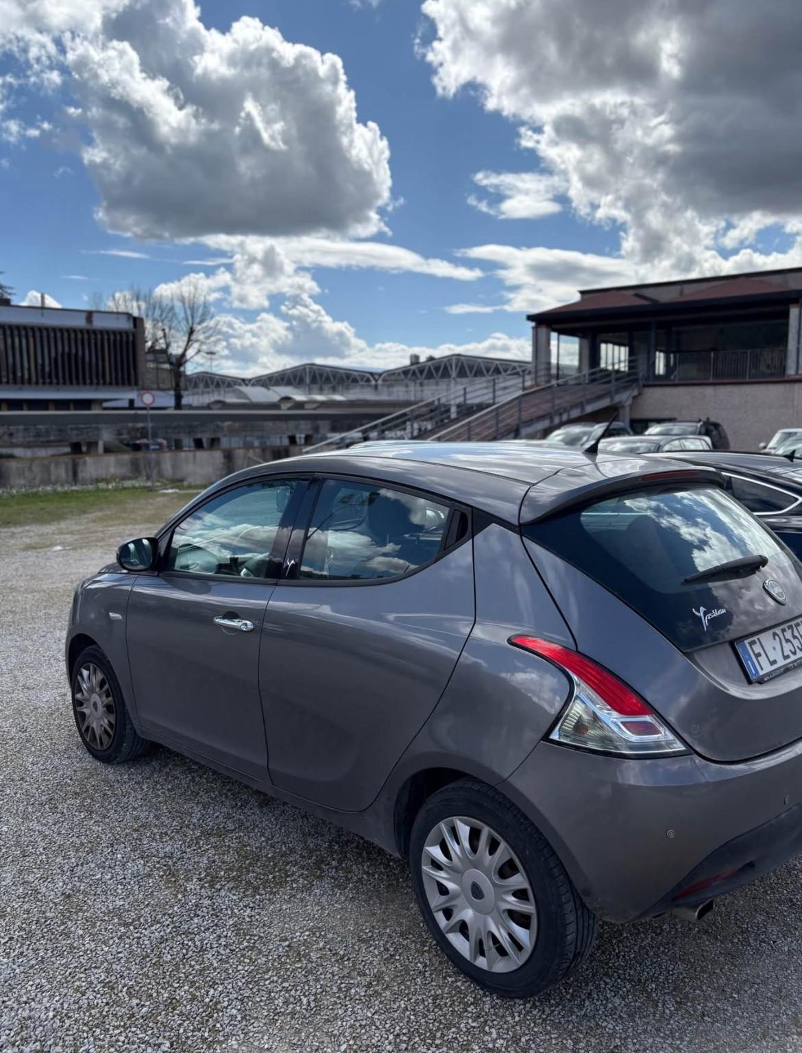 Lancia Ypsilon 1.3 Multijet PERFETTA NEOPATENTATI