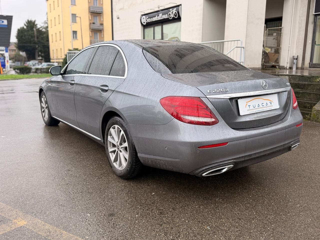 Mercedes-Benz E 220 Business Sport E 220 D #9348