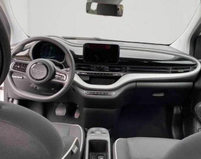 FIAT 500e Berlina 23,8 kWh Action