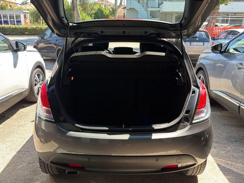 Lancia Ypsilon Ypsilon 1.2 Gold 69cv