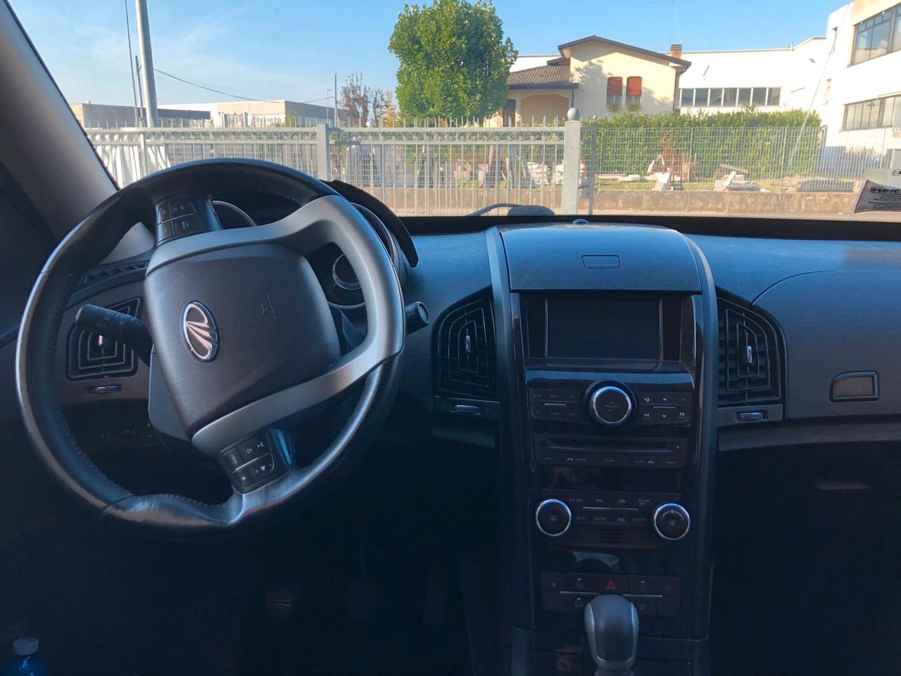 Mahindra XUV500 2.2 16V AWD W8 7 POSTI