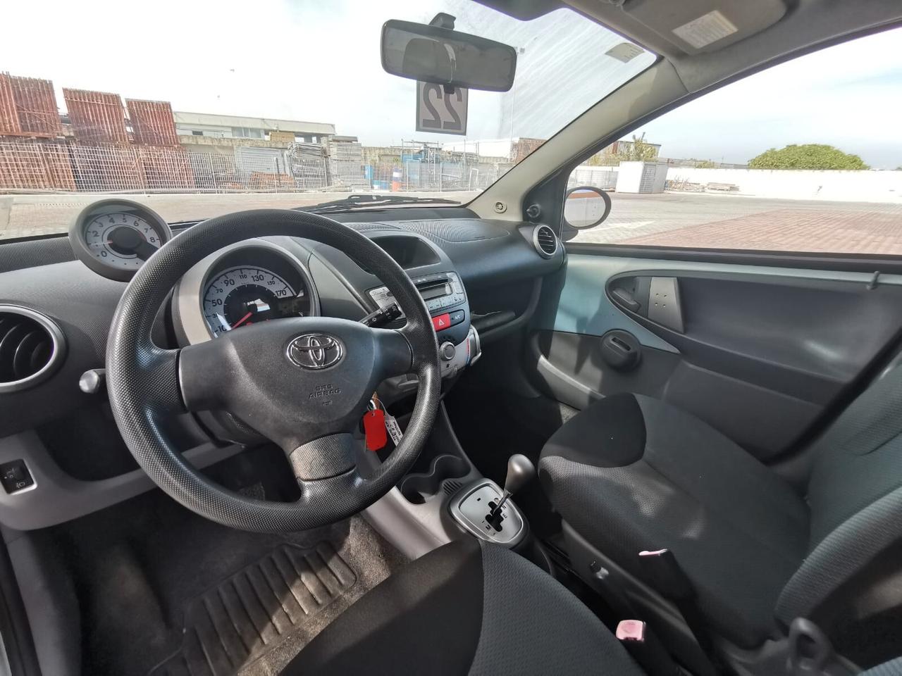 Toyota Aygo 1.0 12V VVT-i 5P. Sol autom