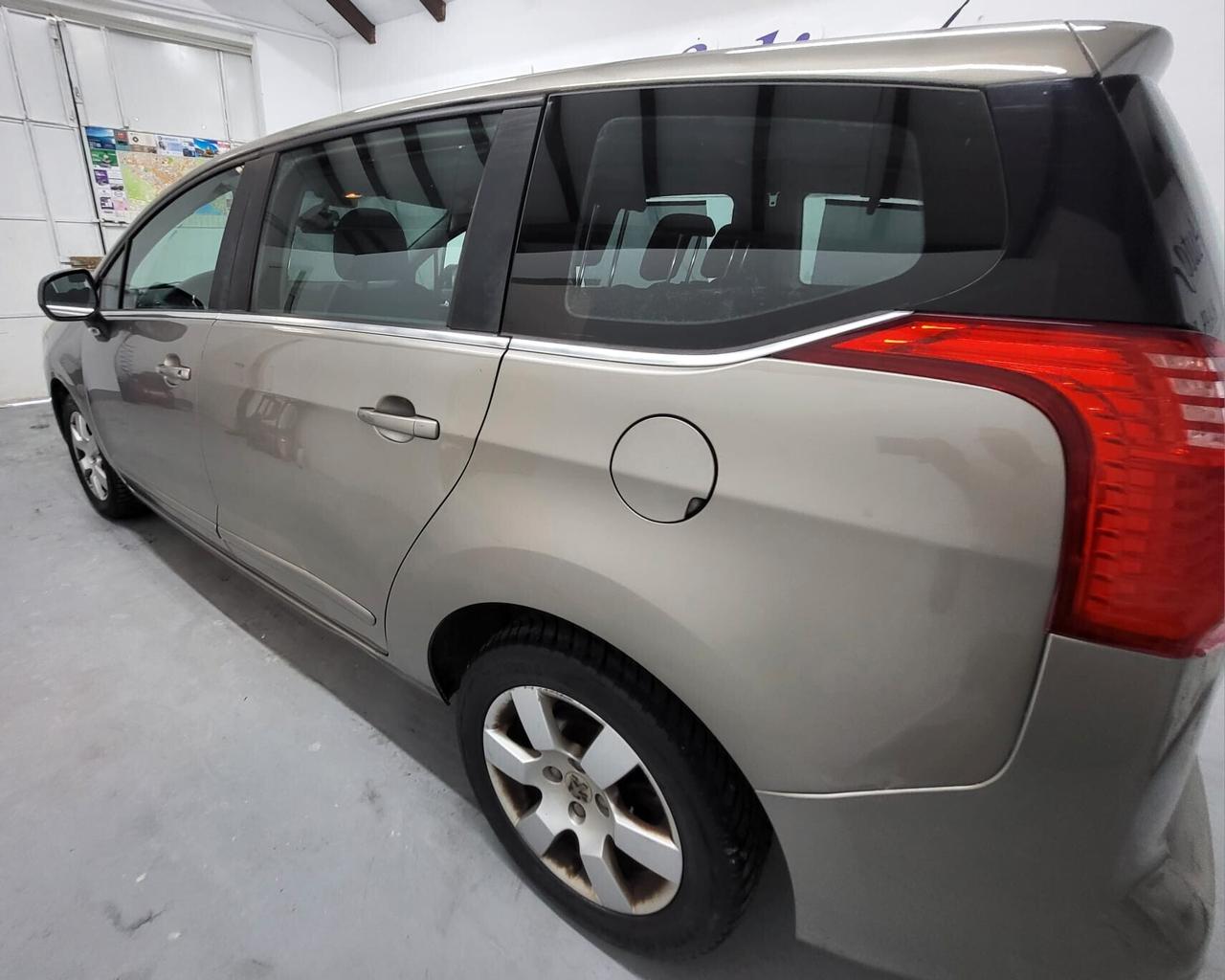 Peugeot 5008 1.6 HDi 112CV Business