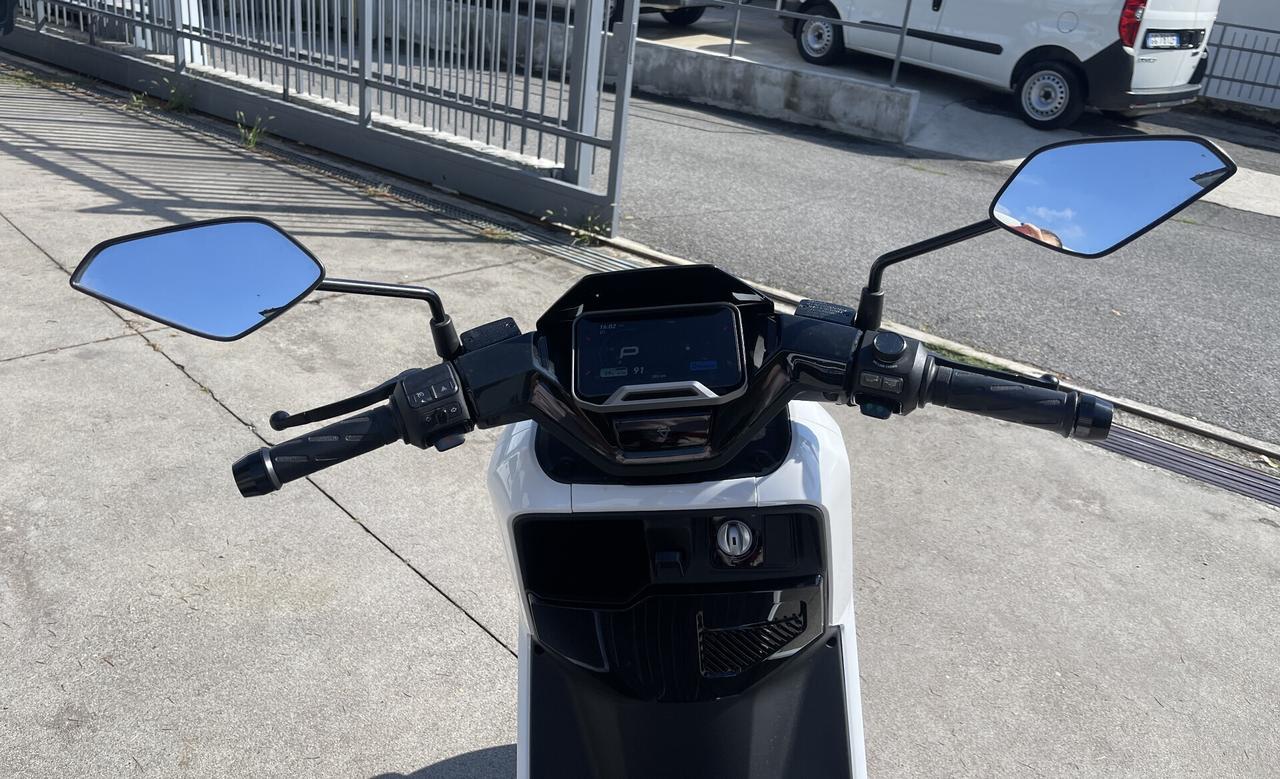 Niu NQiX 300