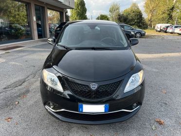 Lancia Ypsilon 1.0 FireFly 5 porte S&S Hybrid Ecochic Silver