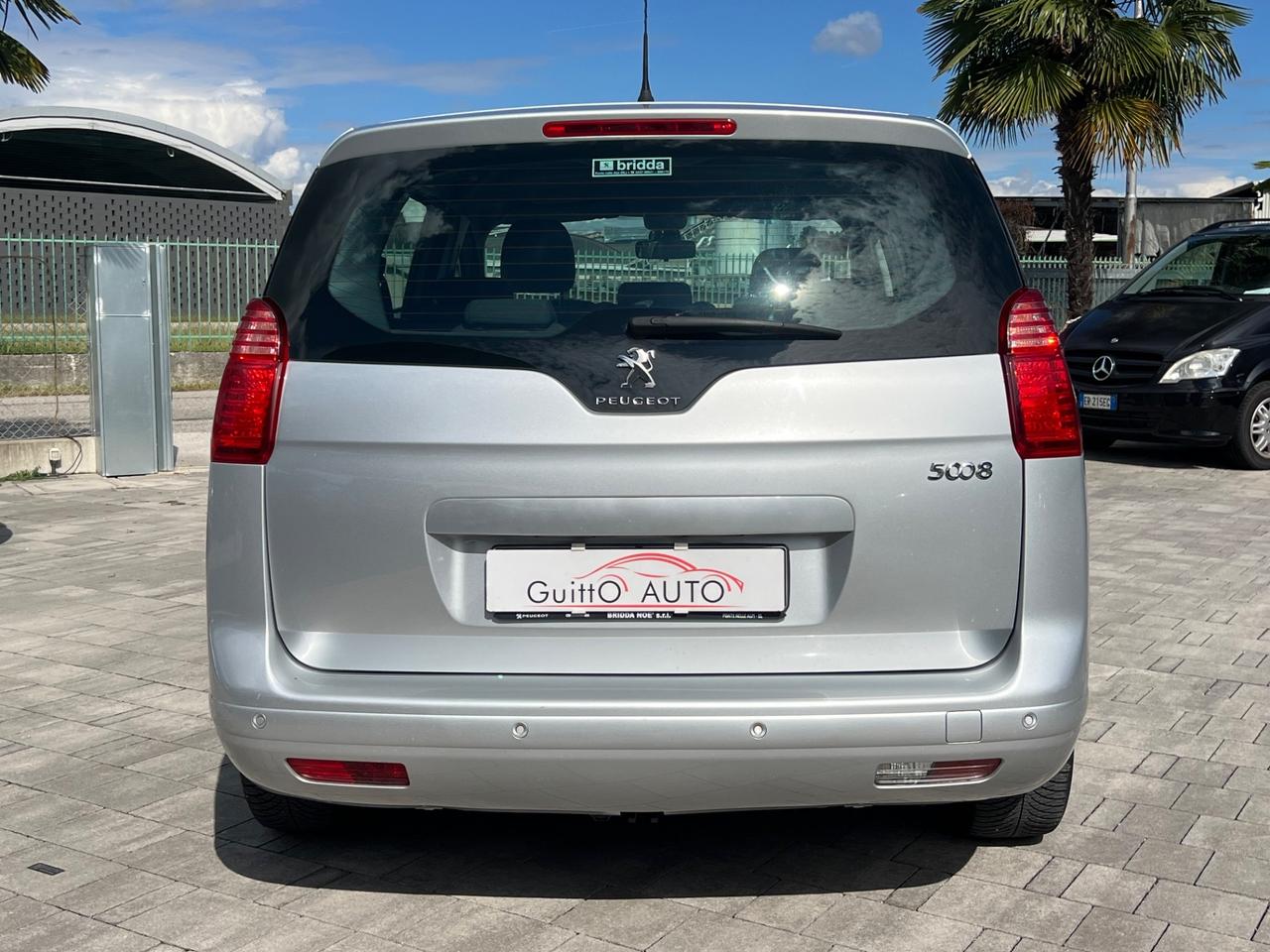 Peugeot 5008 1.6 VTi 120CV 7 POSTI - GANCIO TRAINO
