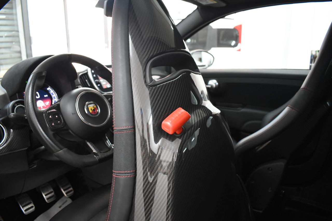 Abarth 595 1.4 Turbo T-Jet 180 CV Esseesse