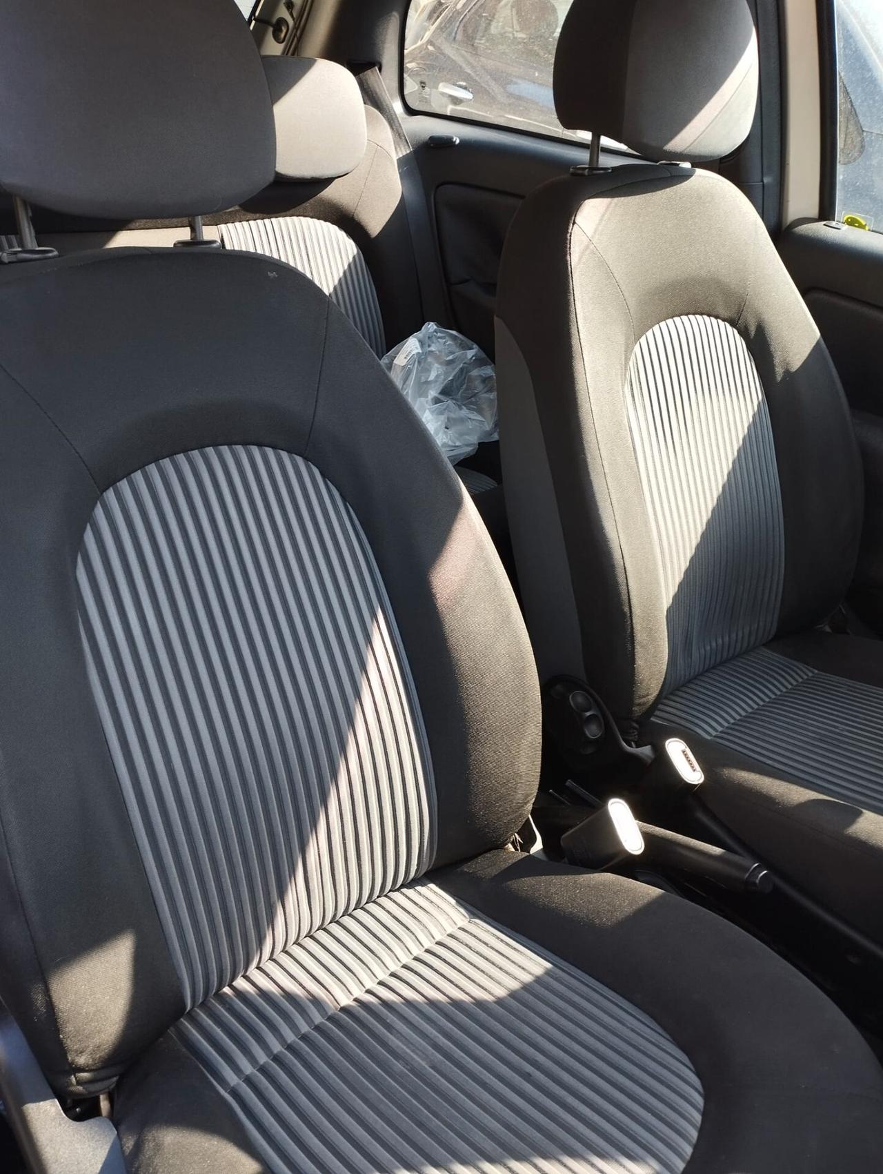 Lancia Ypsilon 1.3 MJT 75 CV Argento