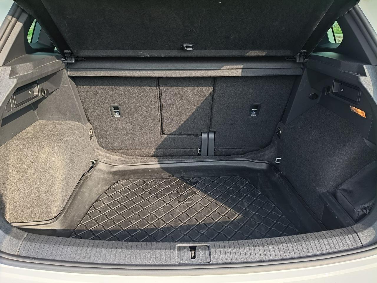 Volkswagen Tiguan R-LINE #50664