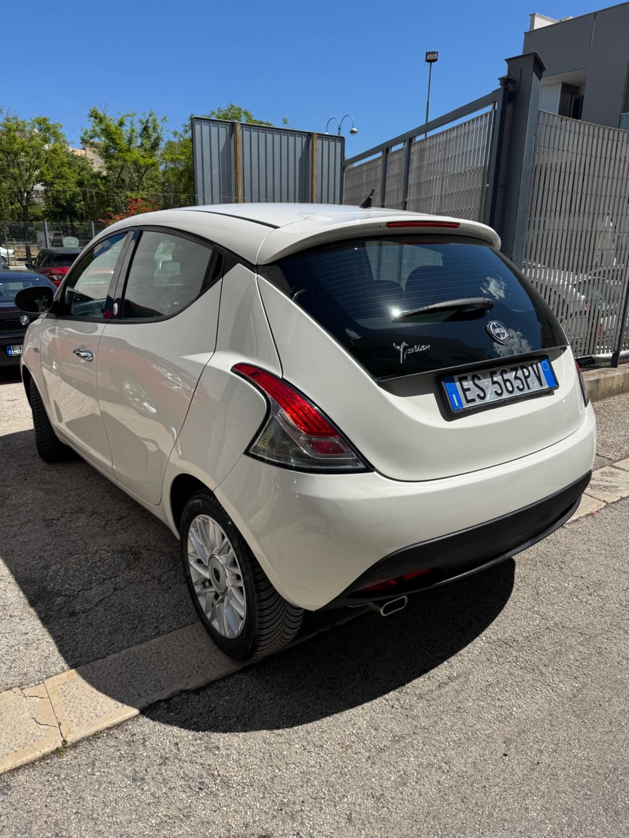Lancia Ypsilon 1.2 69 CV 5 porte GPL Ecochic Gold