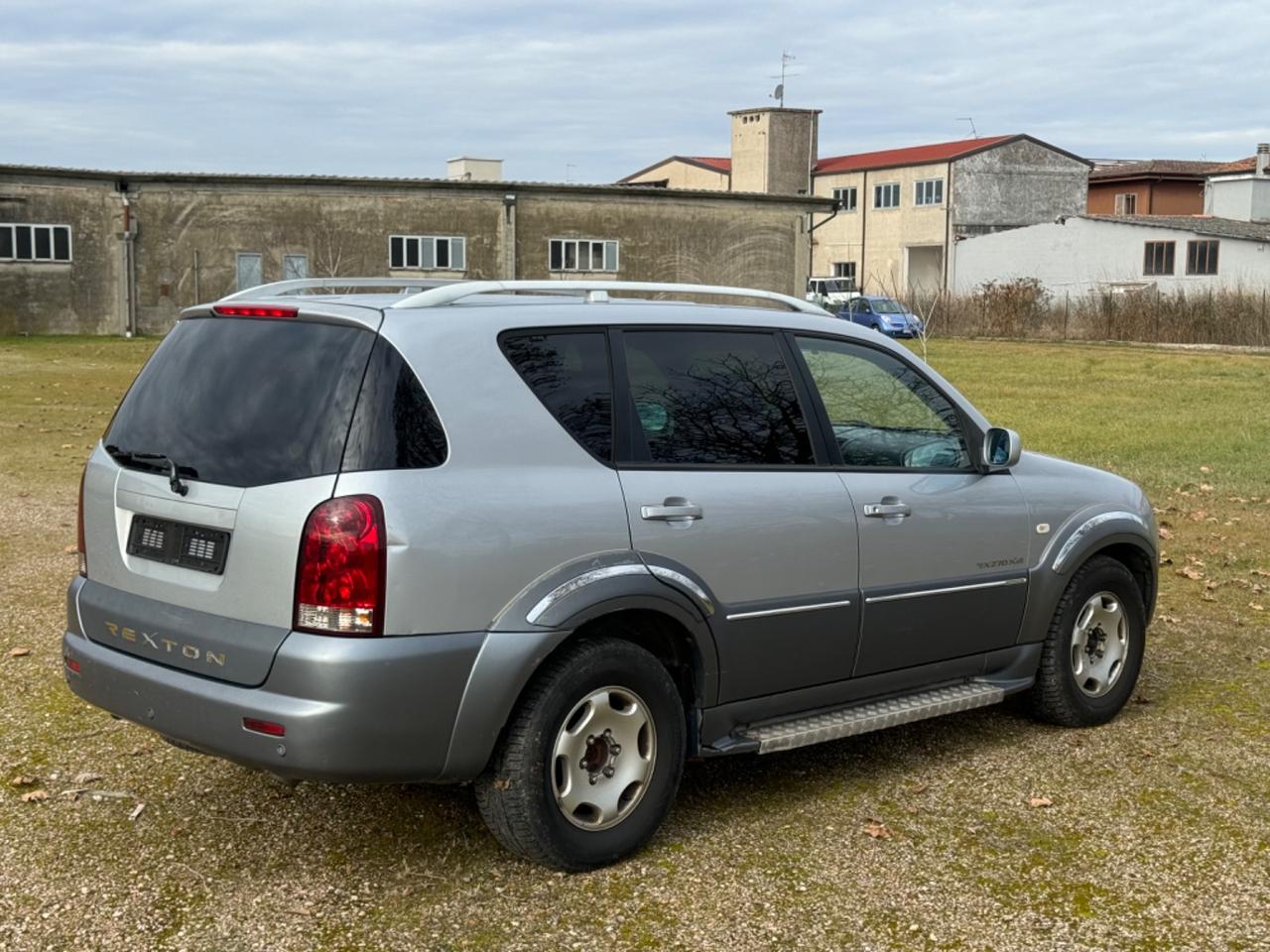 Ssangyong REXTON 2.7 XDi 165cv 7 Posti Per export Demolito