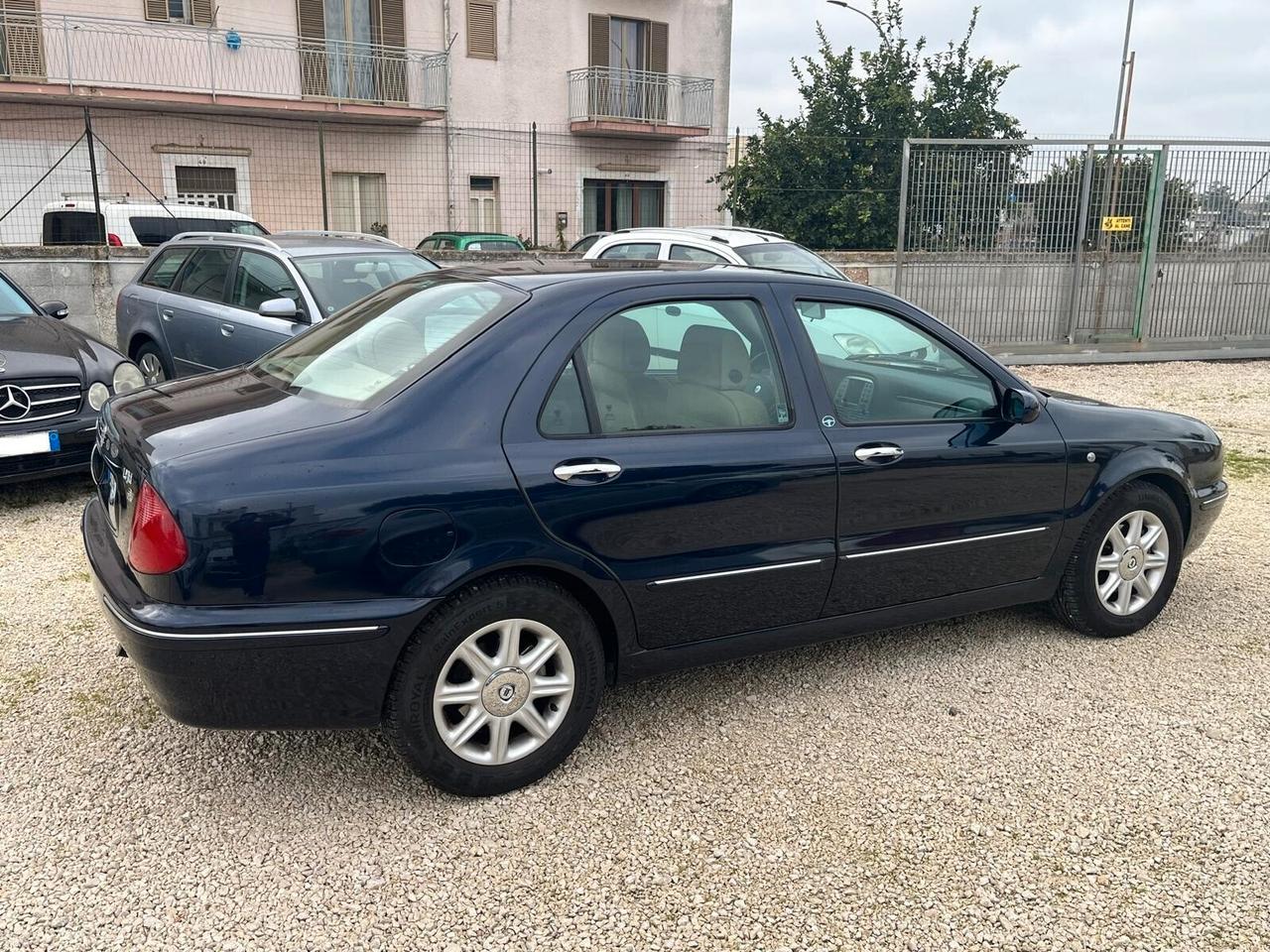 Lancia Lybra 1.9 JTD cat intensa