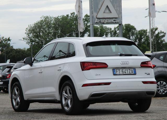 AUDI Q5 35 TDI quattro S tronic Business Sport