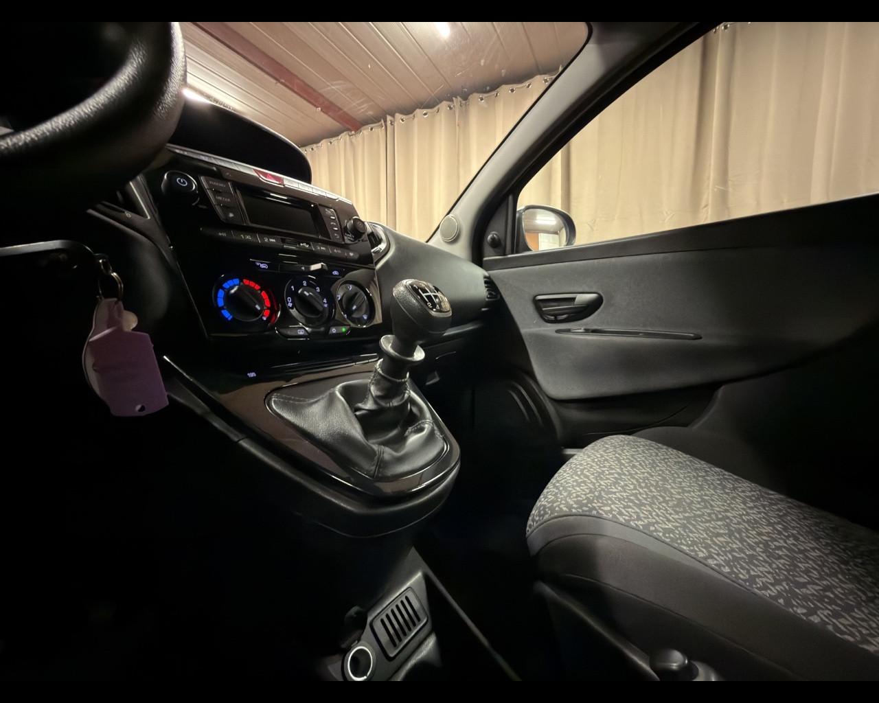 LANCIA Ypsilon 1.0 FireFly 5 porte S&S Hybrid Silver