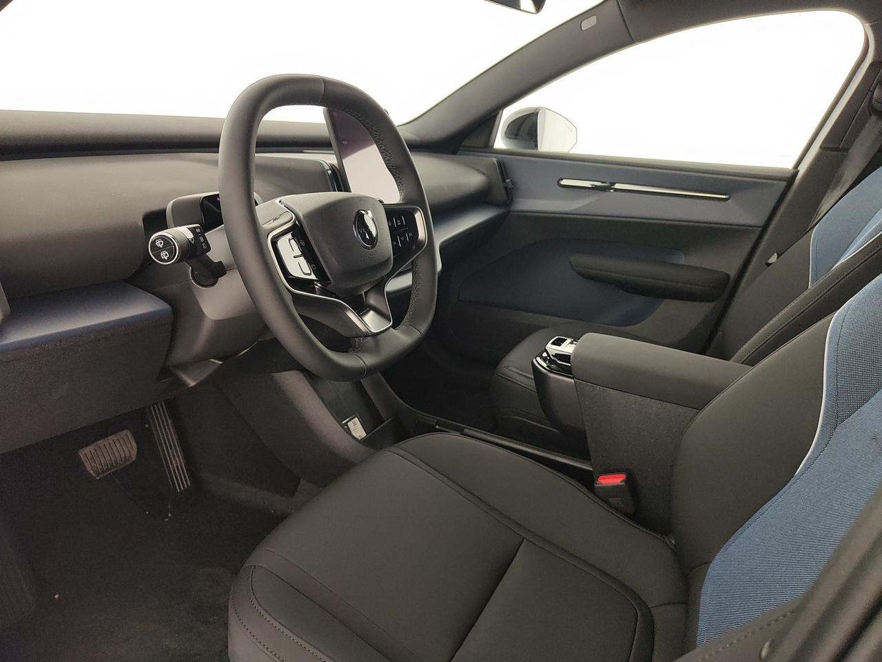 VOLVO EX30 Plus P5 Long Range Electric