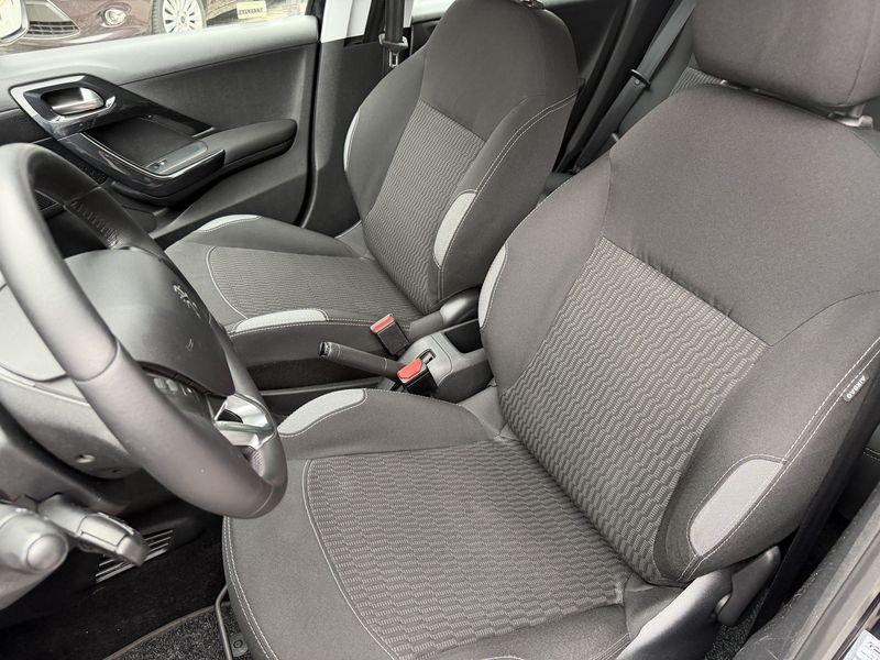 Peugeot 208 208 5p 1.2 puretech Allure 82cv DISTRIBUZIONE ESEGUITA NEL 2025