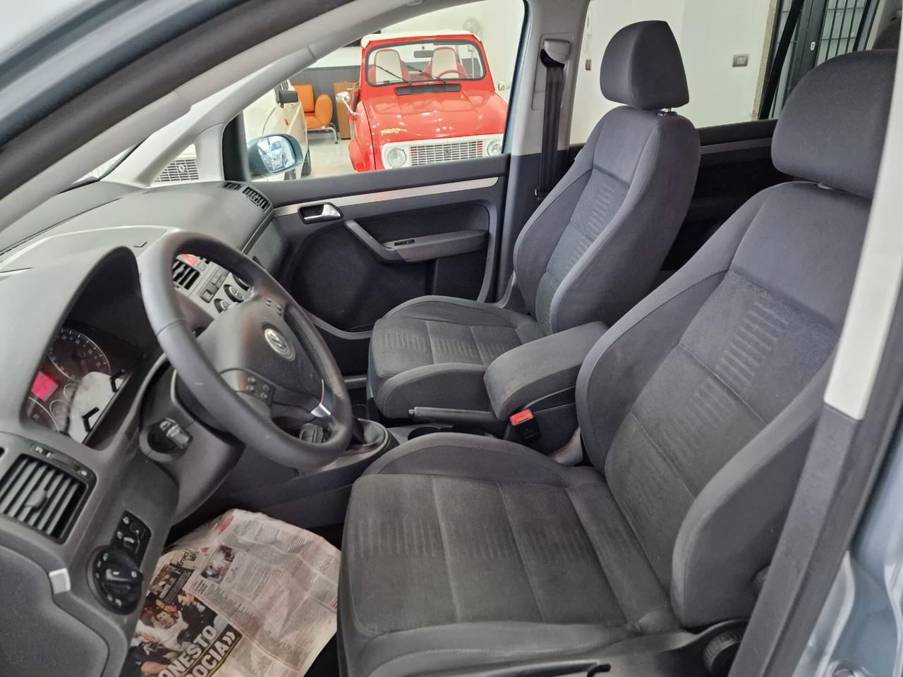 Volkswagen Touran 2.0 Metano 7 POSTI