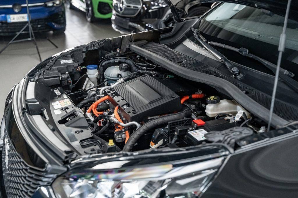 PEUGEOT 2008 motore elettrico 136 CV Allure Pack