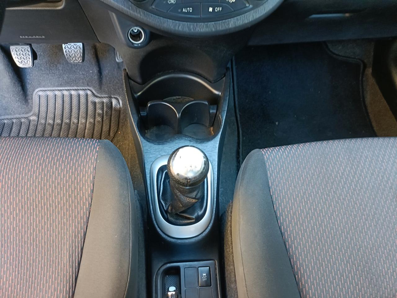 Toyota Yaris 1.3 5 porte Lounge