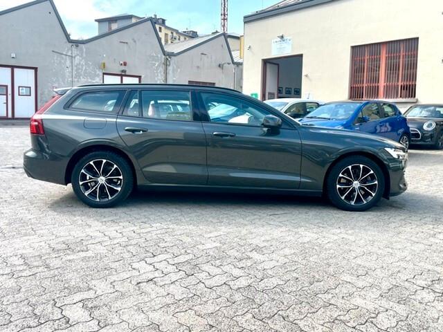 Volvo V60 B4 (d) Geartronic Momentum Business Pro Garanzia 24M