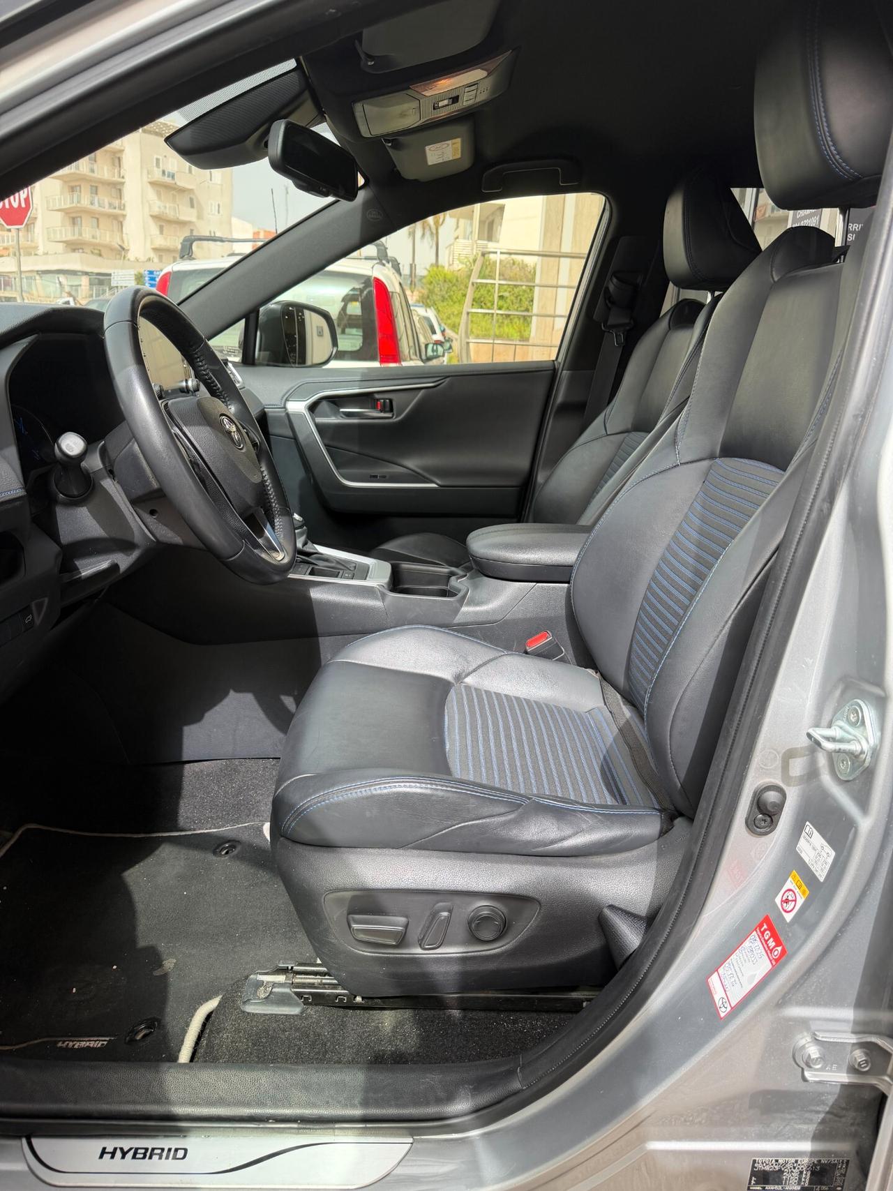 Toyota RAV 4 E-CVT 2WD STYLE