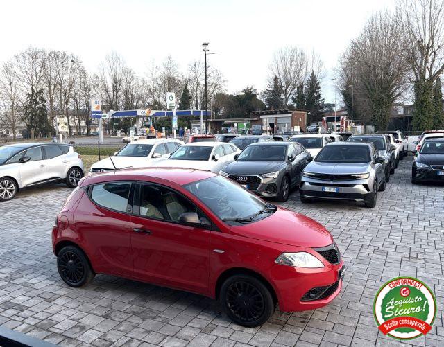 LANCIA Ypsilon 1.0 Hybrid Ecochic ANCHE PER NEOPATENTATI