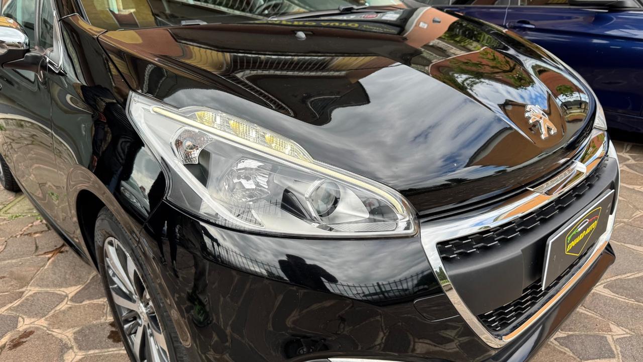 Peugeot 208 PureTech 82 5 porte Allure NAVI CAMERA