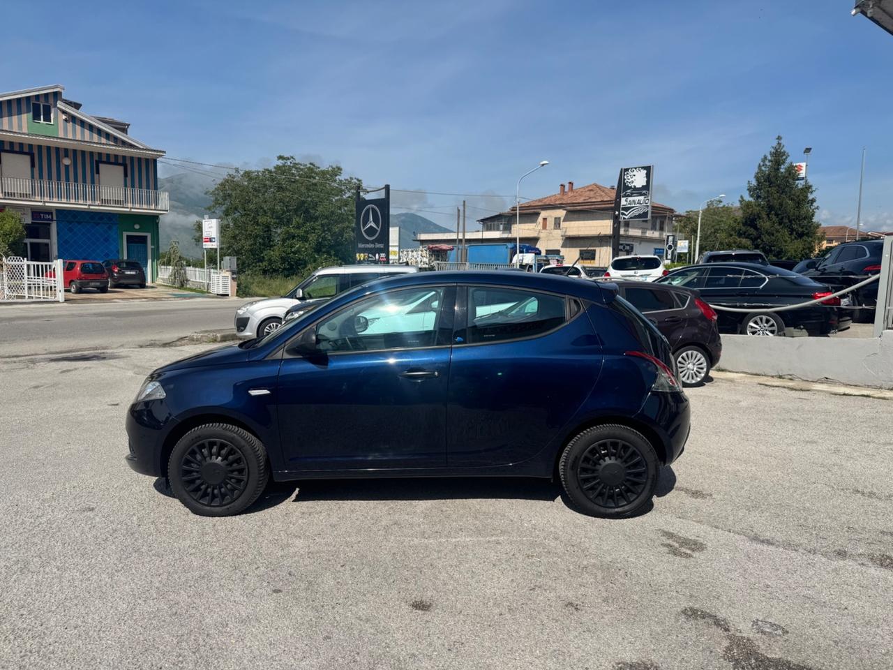 Lancia Ypsilon 1.2 69 CV 5 porte S&S Platinum GARANZIA 24 MESI