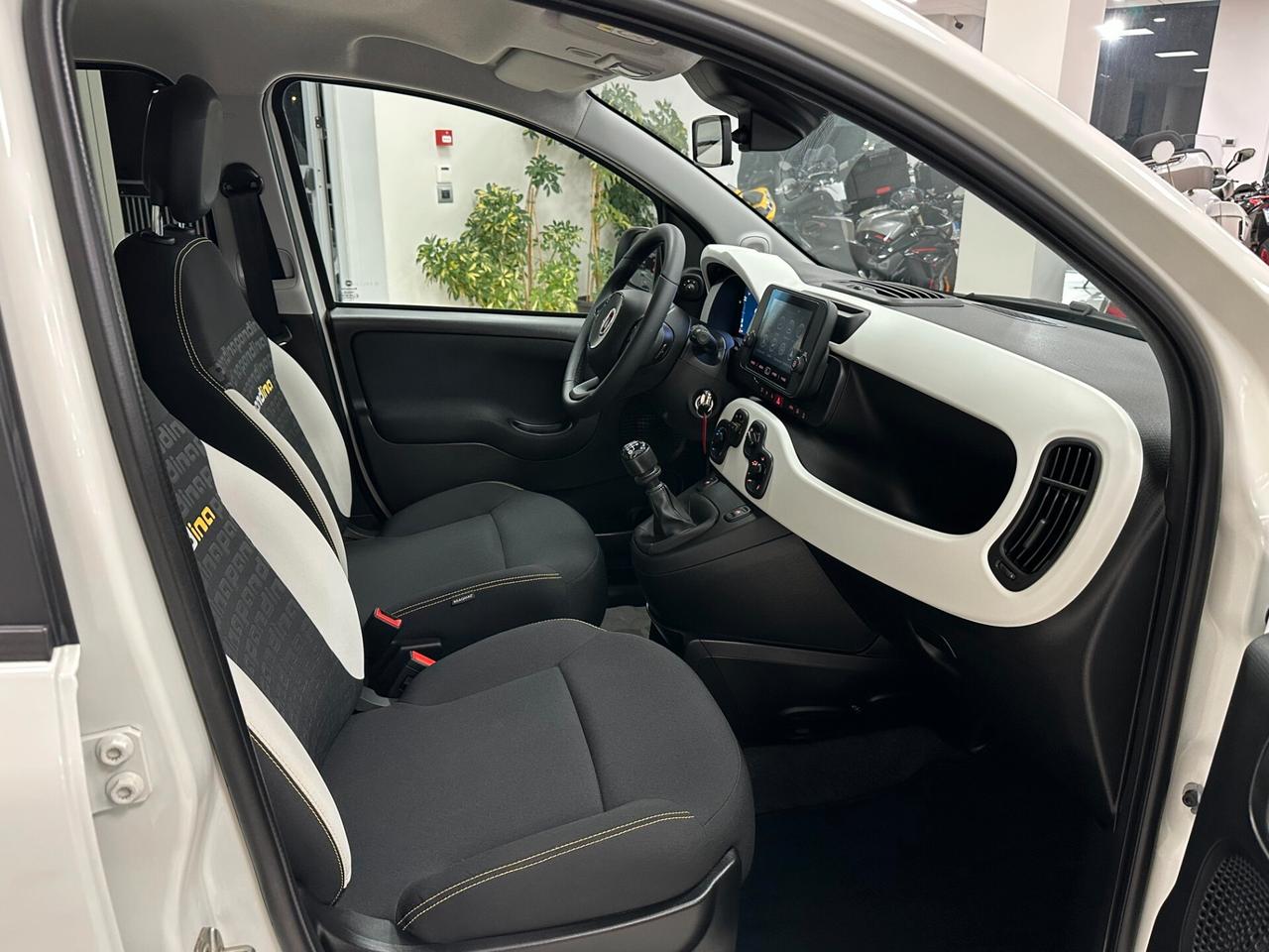 Fiat Panda 1.0 FireFly S&S Hybrid Pandina 70 CV - 2025