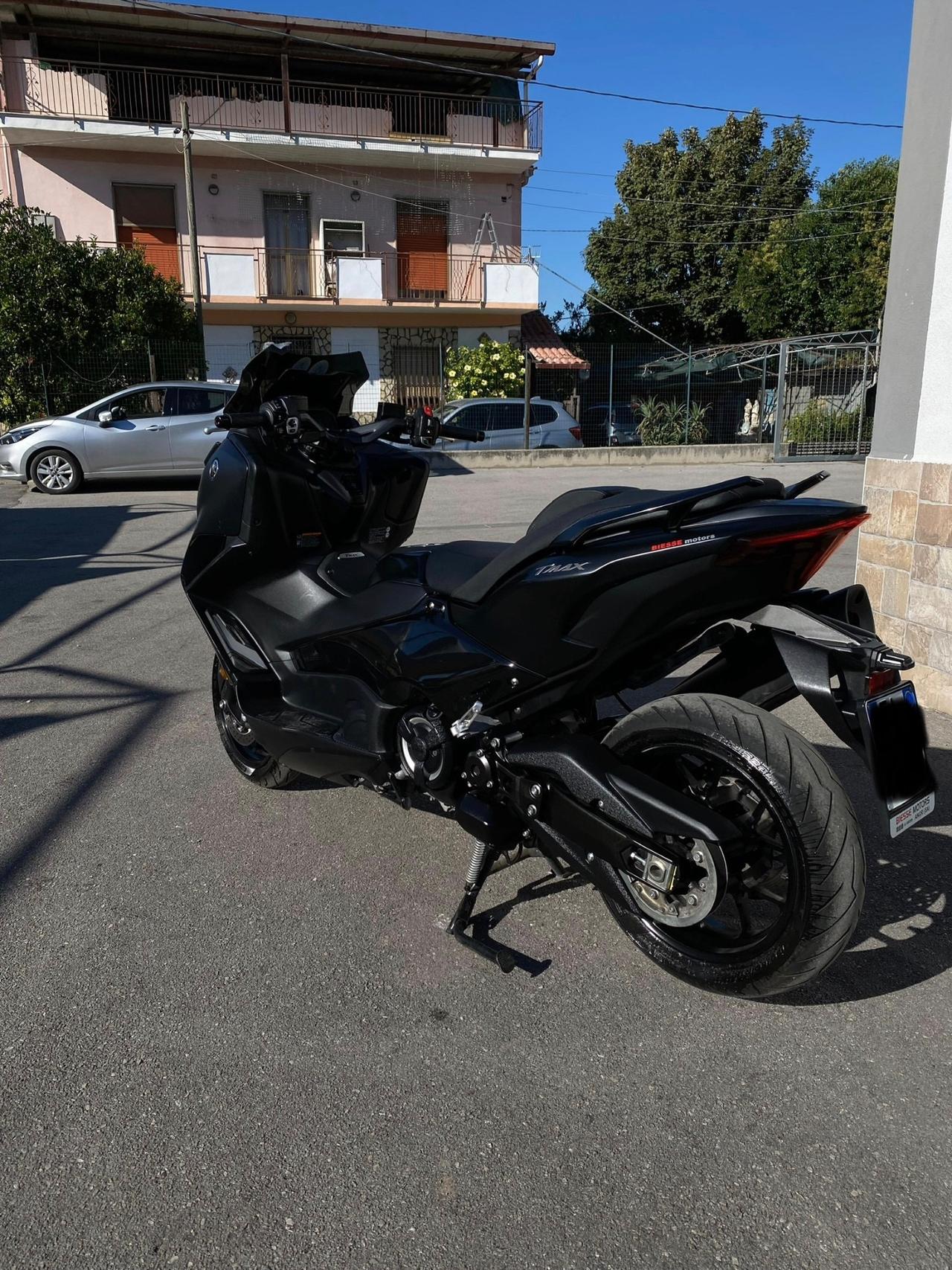Yamaha T Max 560 black