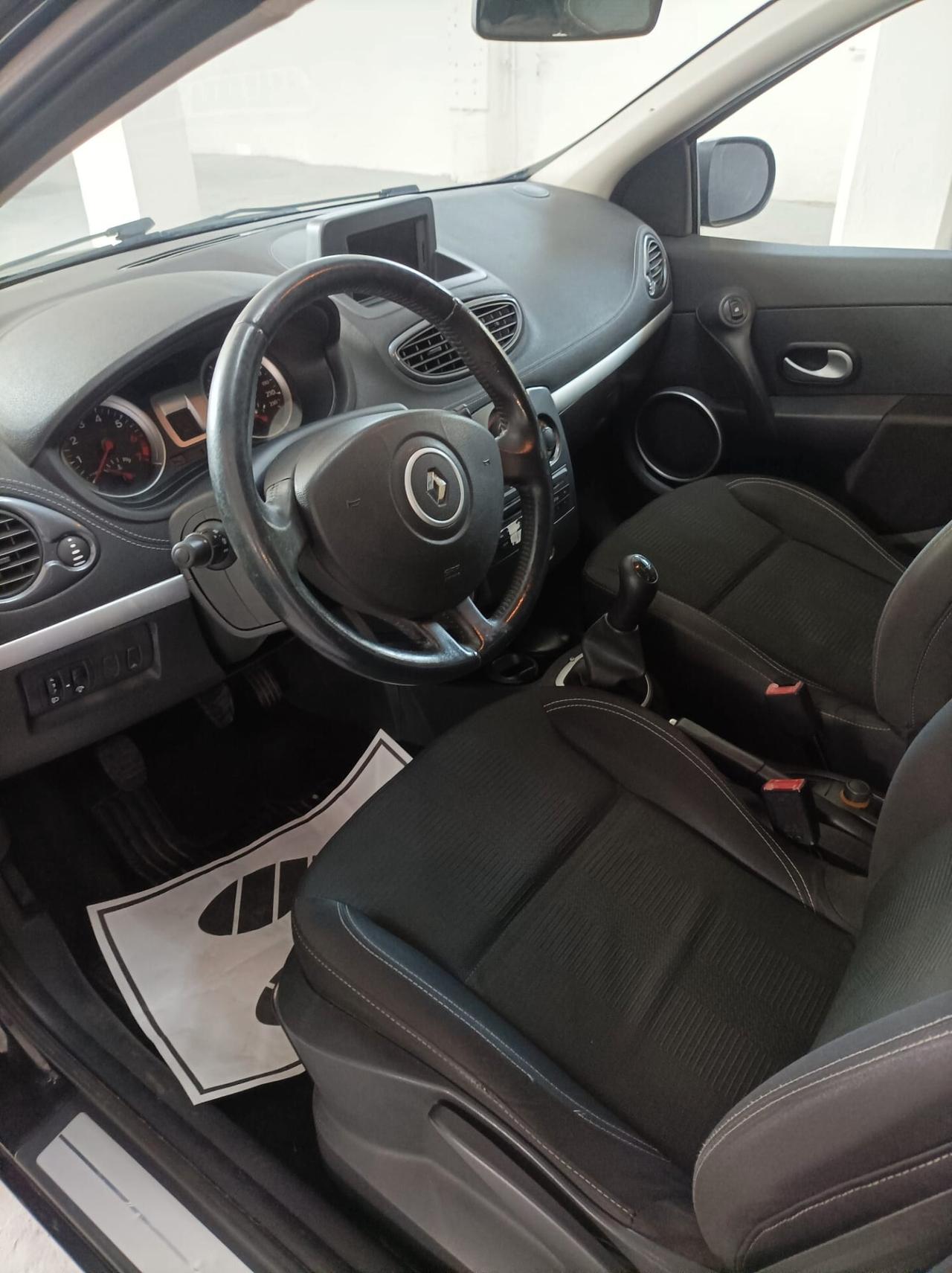 Renault Clio 1.2 16V (IN TRATTATIVA)