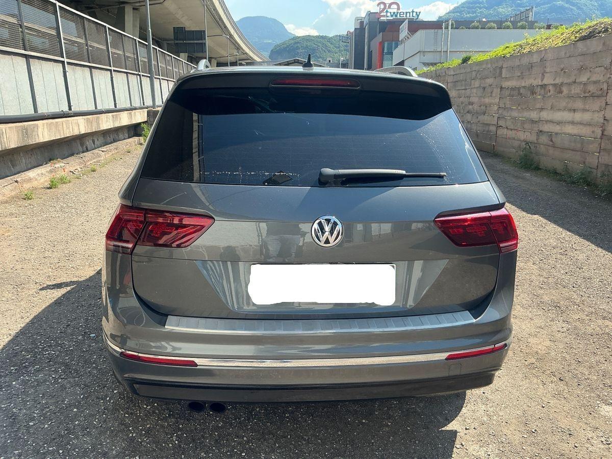 VOLKSWAGEN - Tiguan - 2.0 TDI DSG 4MOTION R-LINE