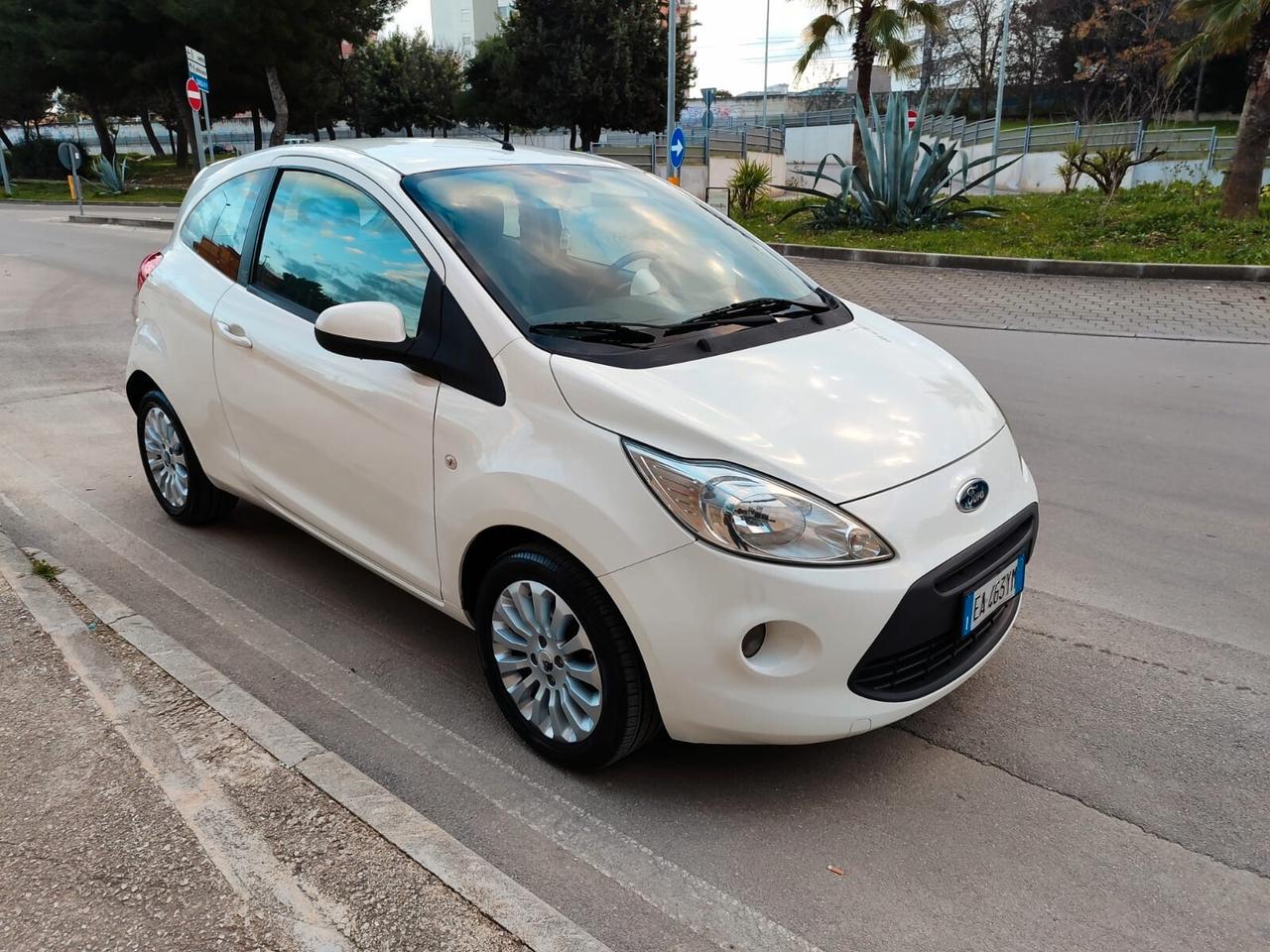 Ford Ka 1.2 BENZ. 69CV Titanium!