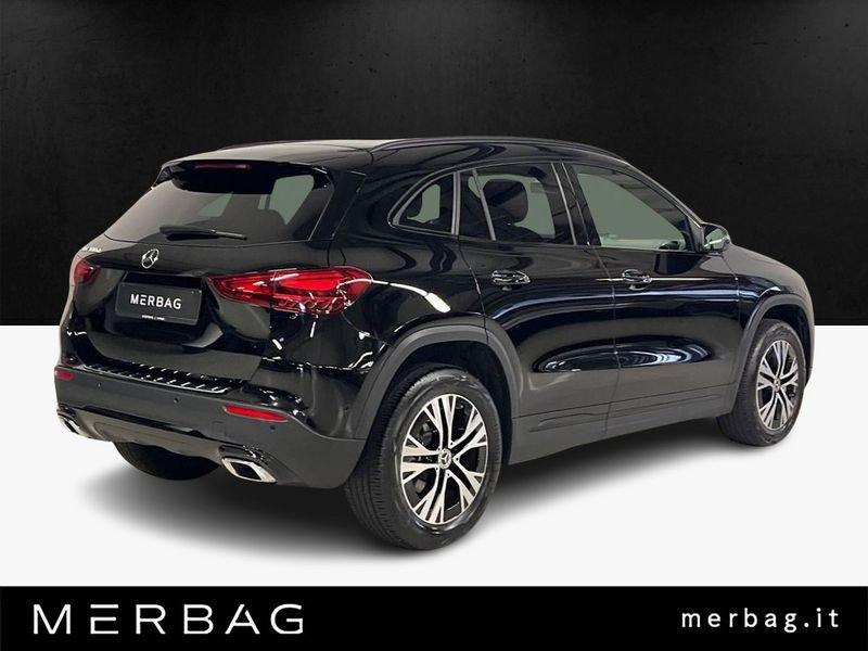 Mercedes-Benz GLA 180 d Automatic Business Extra night