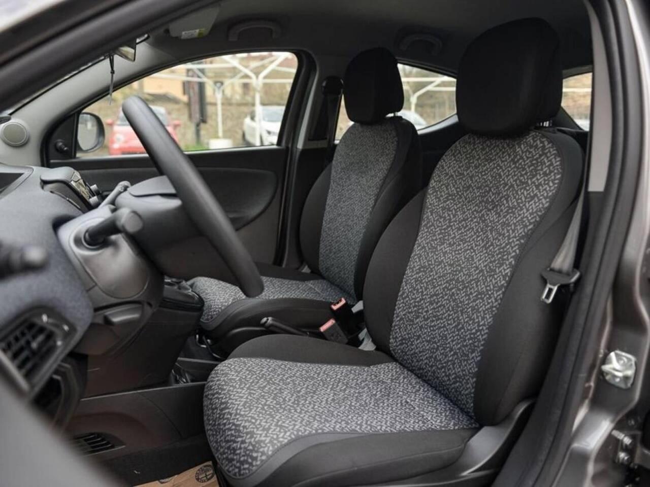 LANCIA Ypsilon III 2021 - Ypsilon 1.0 firefly hybrid Silver s&s 70cv