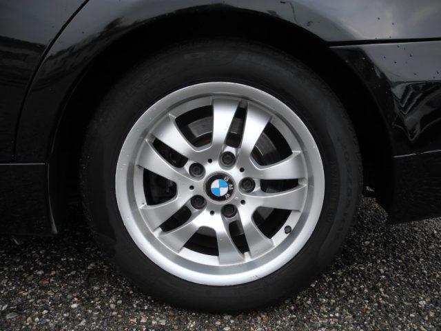 BMW 320 i Touring - PELLE - TETTO APRIBILE - LEGGERE NOTE