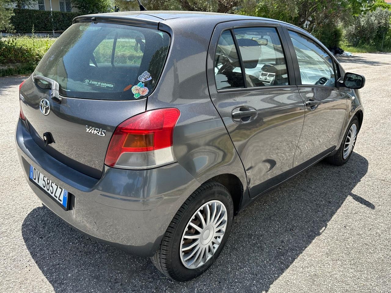 Toyota Yaris 2^serie 1000 benzina 5 porte 2009