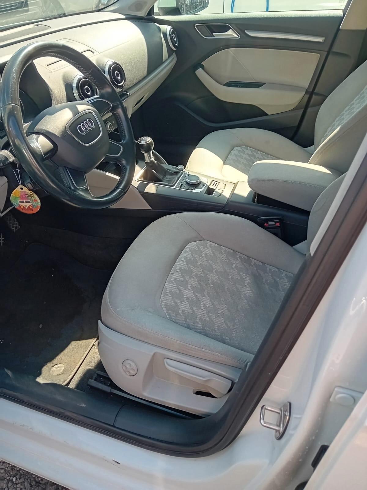 Audi A3 SPB 1.6 TDI clean diesel S tronic Ambition