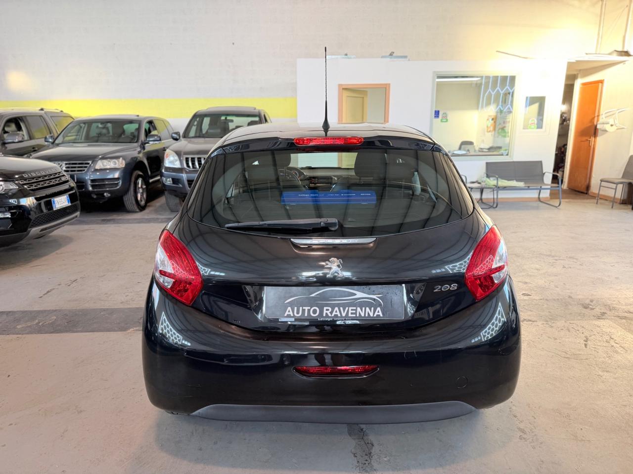 Peugeot 208 1.4 HDi 68 CV 5 porte Allure