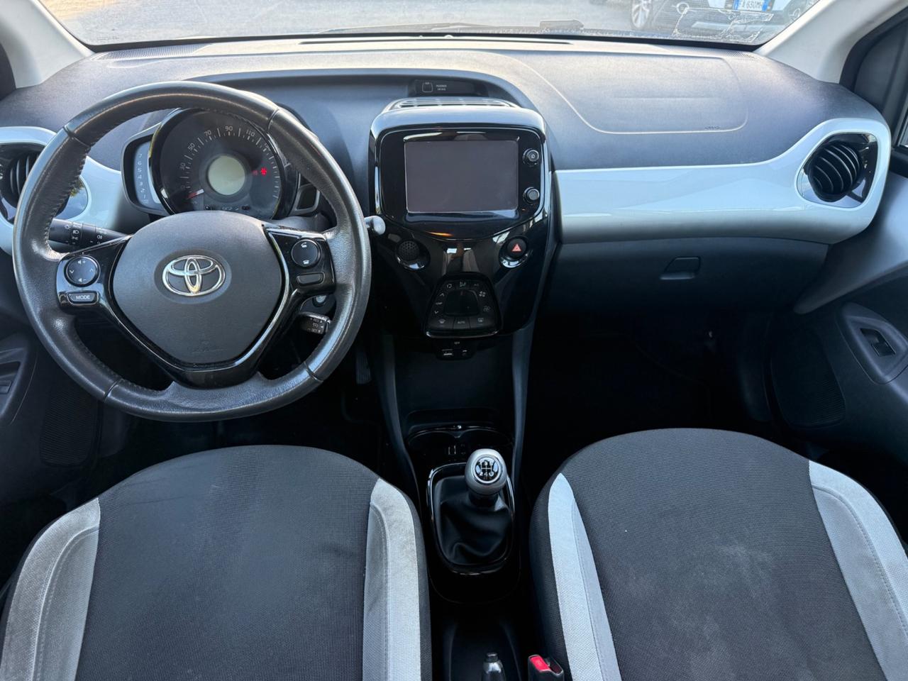 Toyota Aygo 1.0 VVT-i 69 CV 5 porte x-play