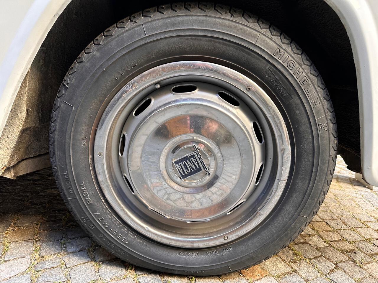 Lancia Fulvia 2 SERIE (INTERNI in PELLE)
